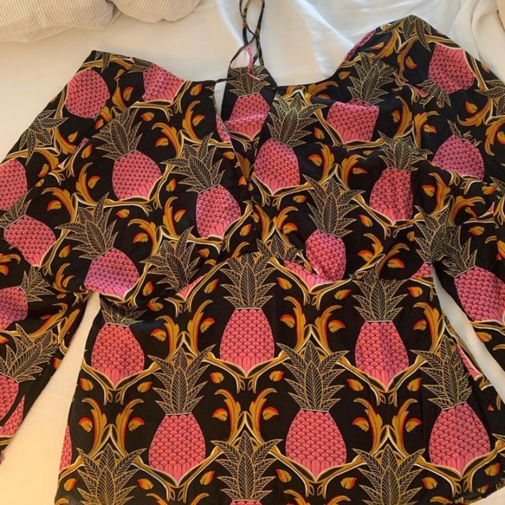 Farm Rio Blouse - Picture 2 of 6